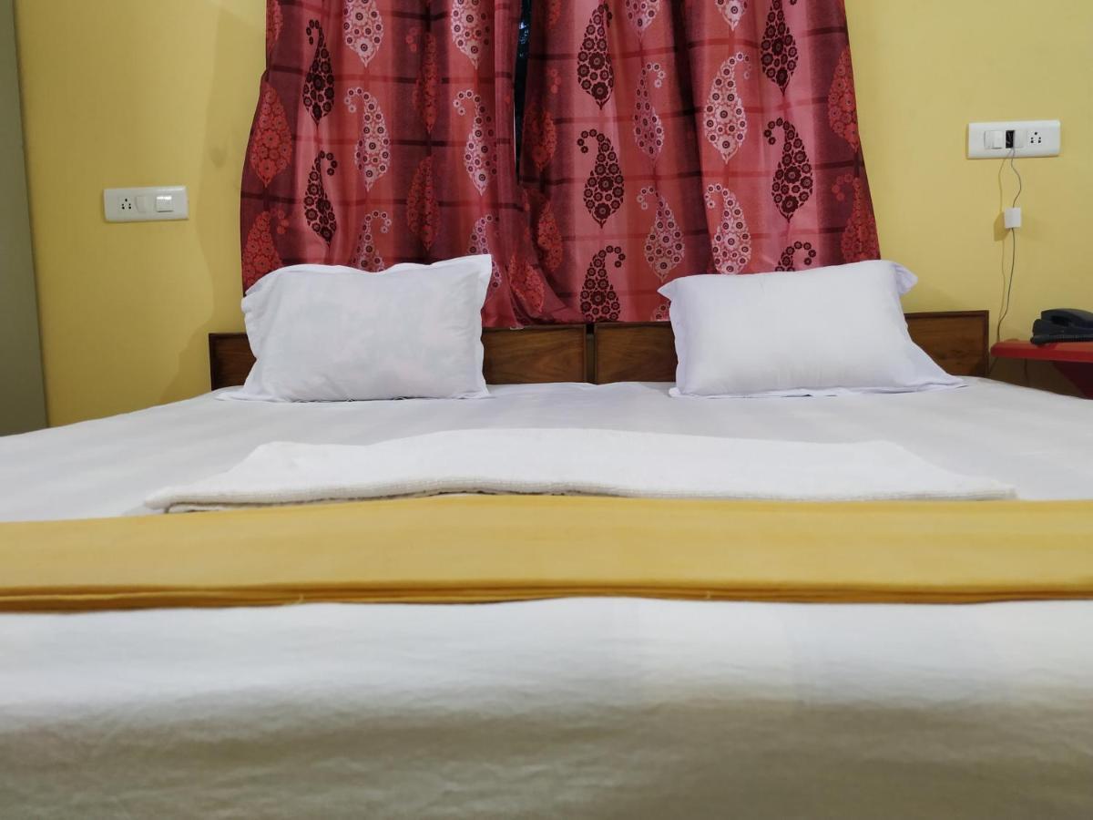 Bhalobasa Anandabas Hotel Болпур Екстериор снимка